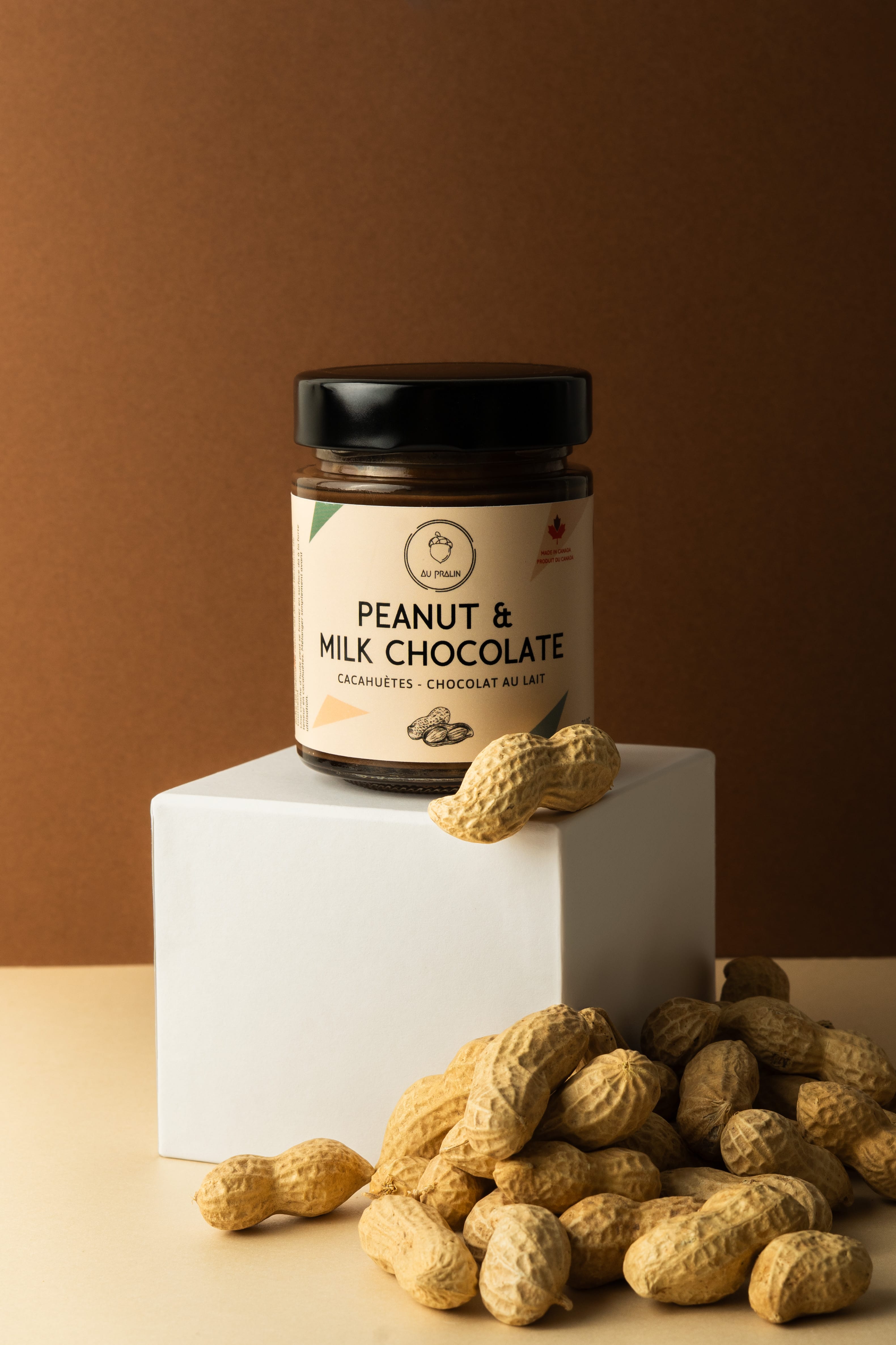 Aupralin peanut milk chocolate spread - On box front side